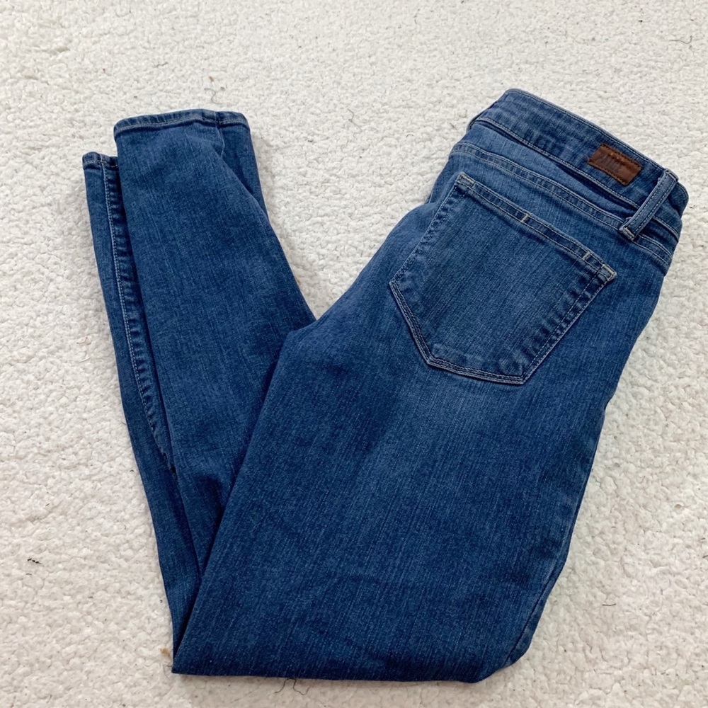 Paige verdugo crop distressed knee jeans 29